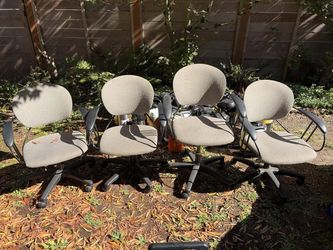 Steelcase Uno Office Chairs - Set of 4 - Gray Fabric, Rolling, With Arms