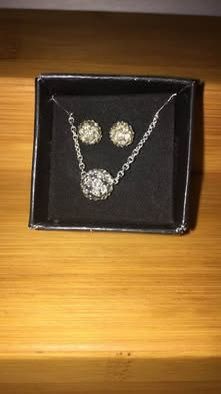 Avon silvertone gift set