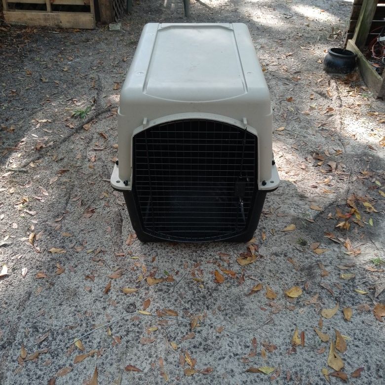 Excellent Condition Dog Kennel 40"