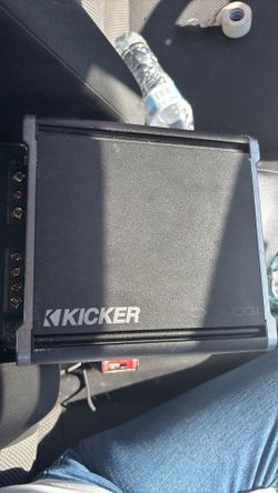 Kicker amp and kicker 10 inch coustic