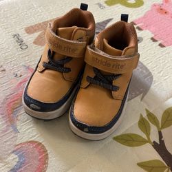 Stride Rite Toddler Boots ,size 6