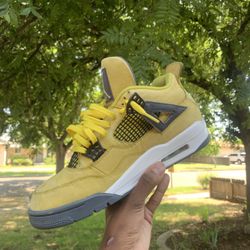 Jordan 4s Lightning 
