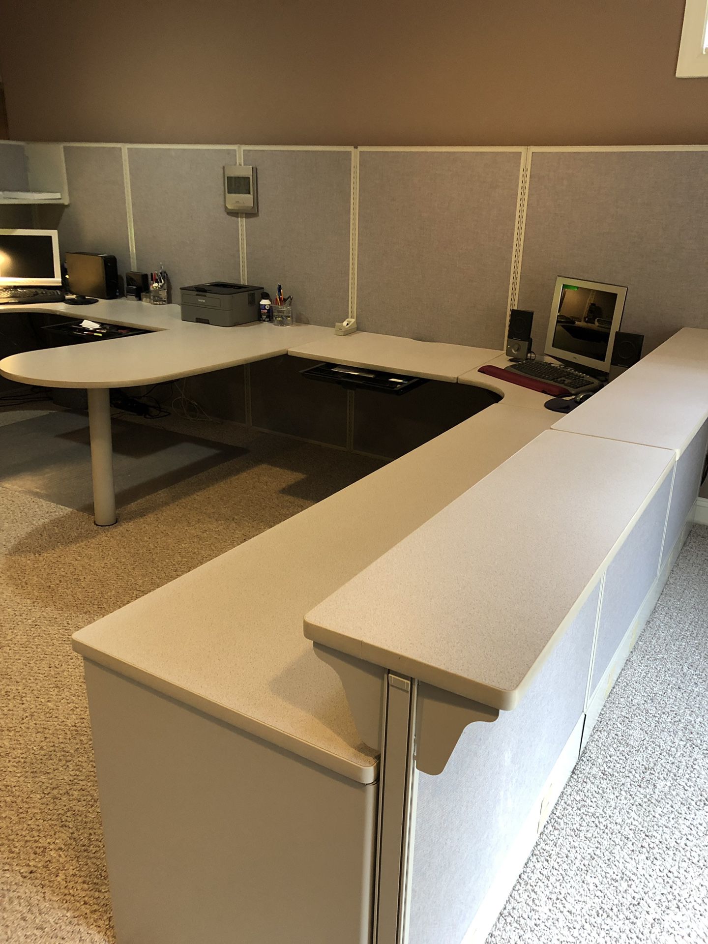 Home Office / Office Furniture- Maxon International Inc Panel/Desk/Cube Office Furniture