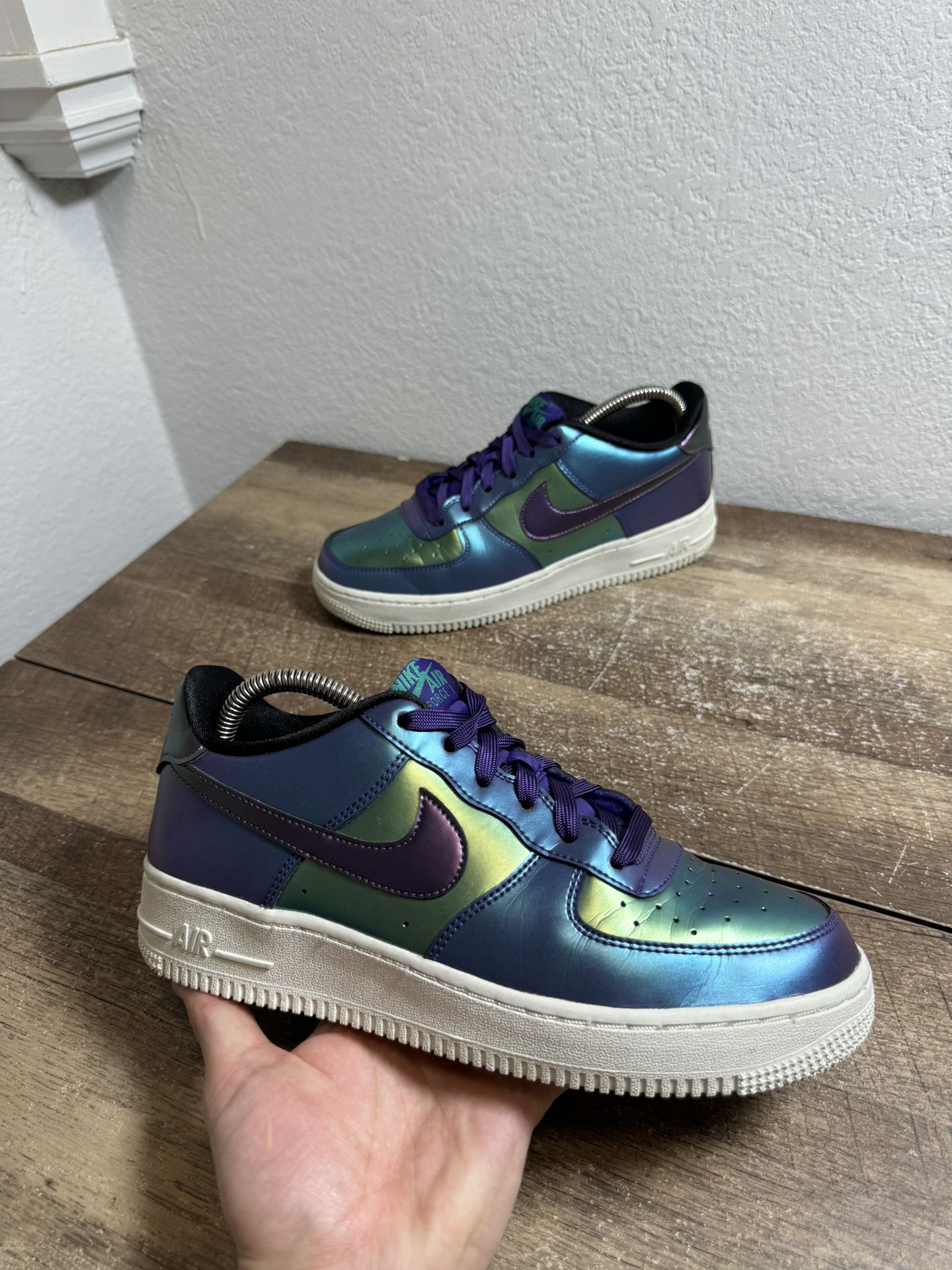 Nike Air Force 1 Low LV8 Purple Green Iridescent 849345-500 Shoes 7Y Women's 8.5