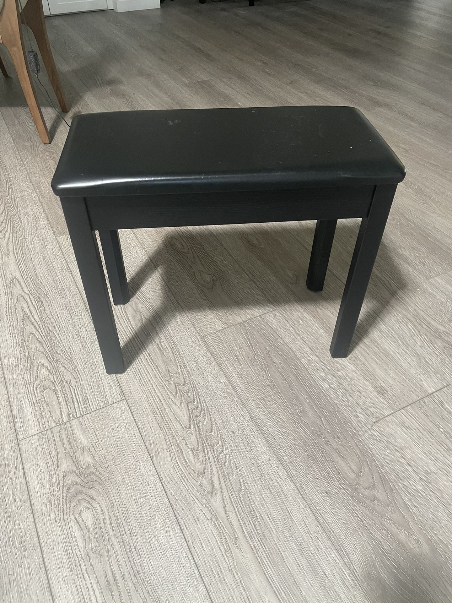 Piano bench