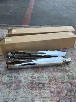 2022 Harley Davidson Street Glide OEM Exhaust $120 OBO