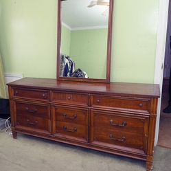 9 Drawer Dresser With Mirror 