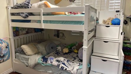 Bunk bed