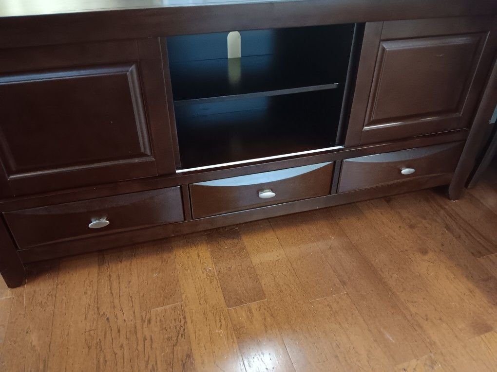 *Weekend Special!!!*---Sleek Emily Merlot TV Stands---Delivery Available🫡