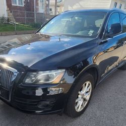 2010 Audi Q5. 3.2 Quattro 