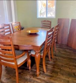 Dining Table 8 chairs 2 extensions