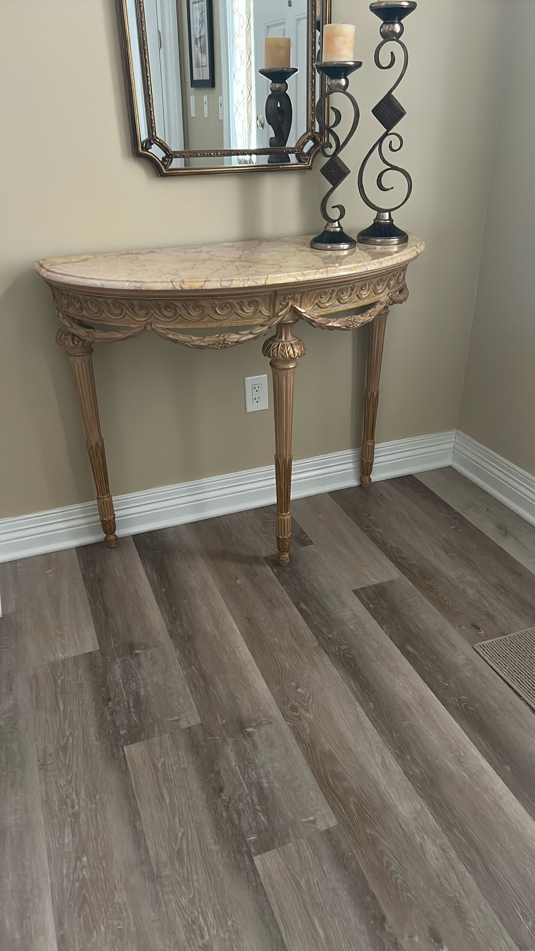Decorative console Table And Mirror