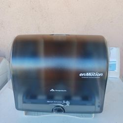 En Motion Georgia-pacific Motion Activated Paper Towel Dispenser