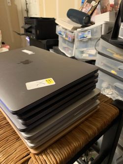 (8) As Is MacBook lot 2017-2020