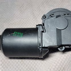 Front Windshield Wiper Motor Compatible (Honda accord early 2000s, untested)