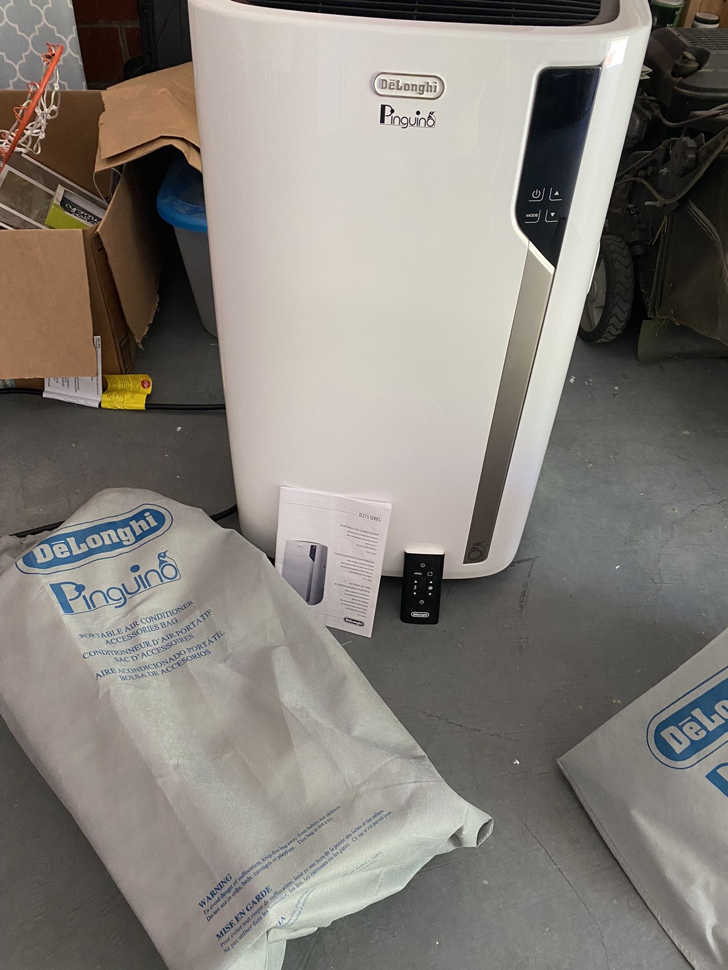 De'Longhi Pinguino 4-in-1: Air Conditioner, Heater, Dehumidifier, and Fan