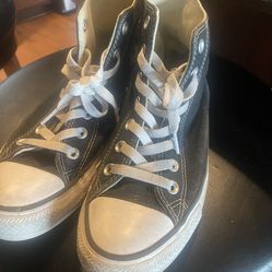 Woman converse shoes