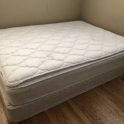 Queen Size Bed Mattress and Box Spring