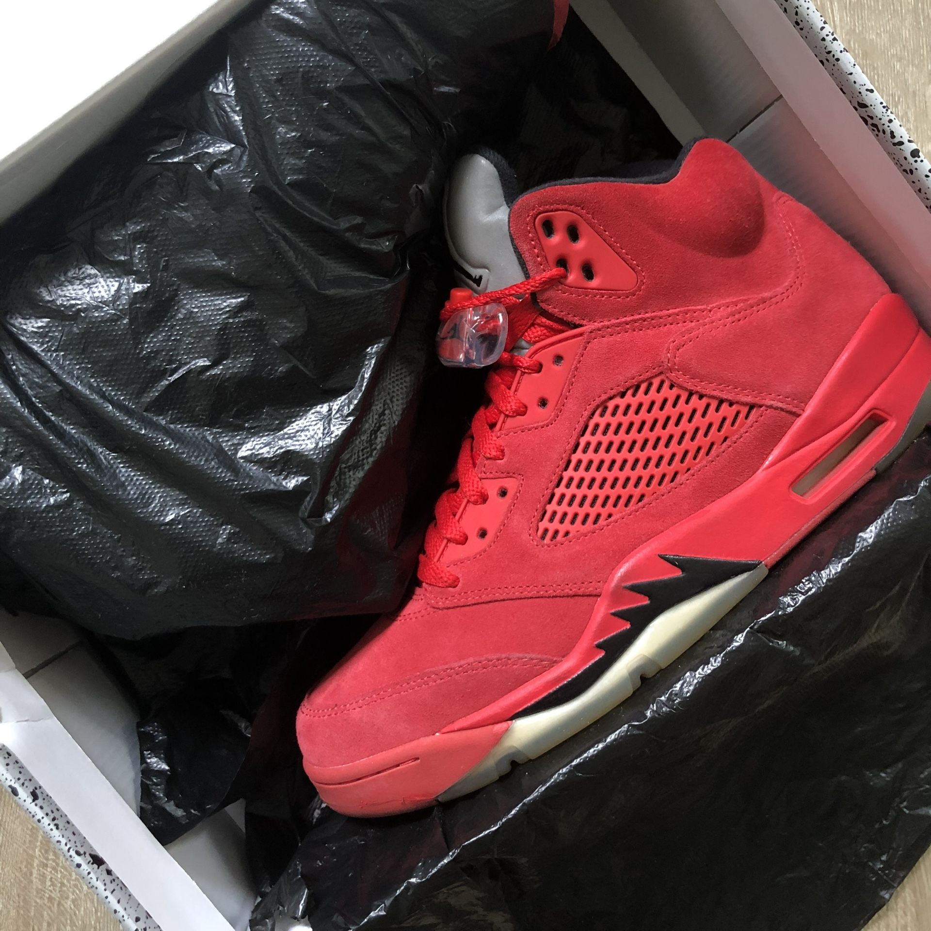 Air Jordan 5 Retro “Red Suede”