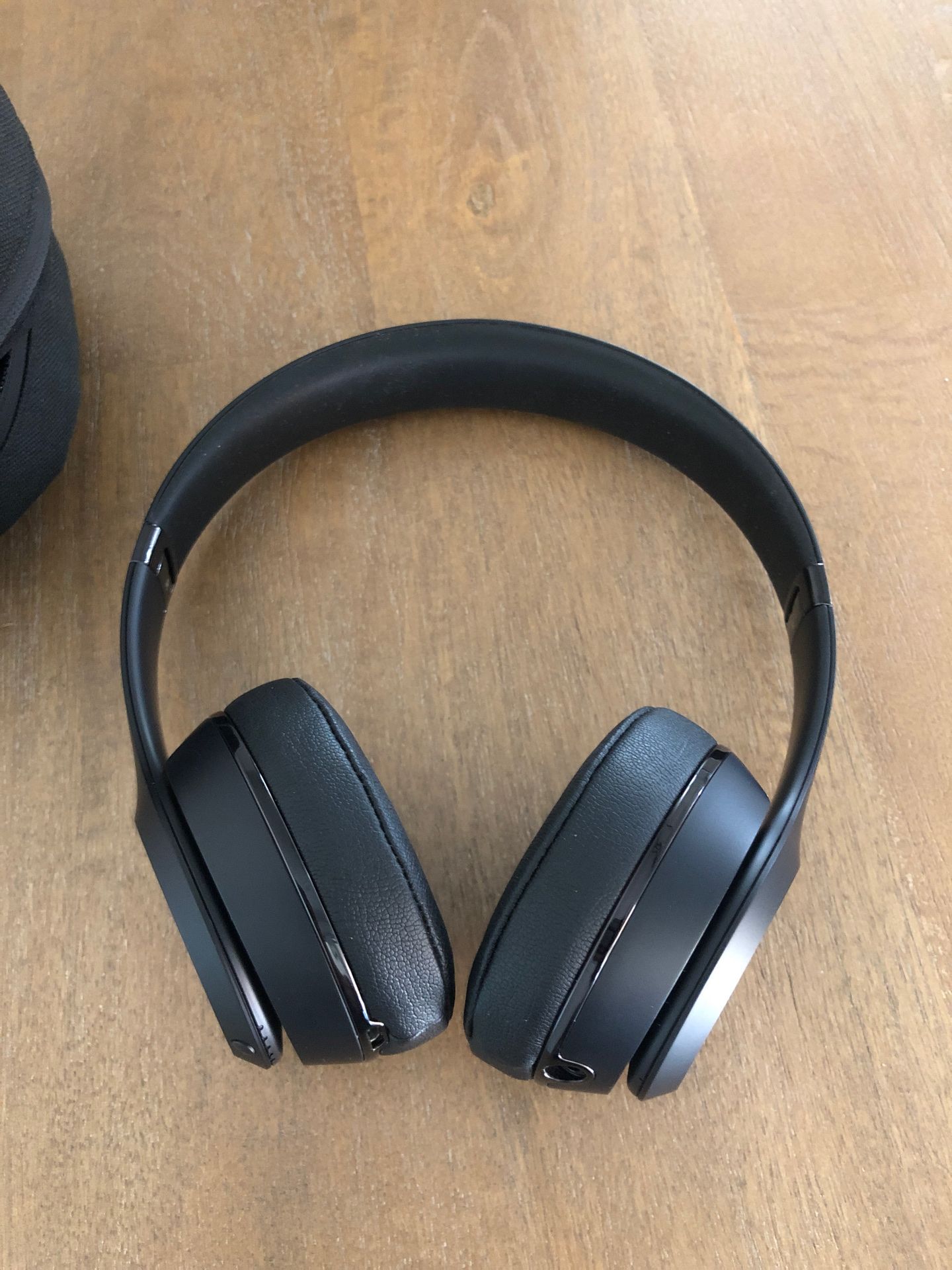 Beats Solo 2 Headphones-Wireless