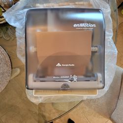 New Automated Touchless Towel Dispenser. Model 59462