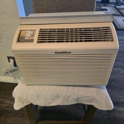 Goldstar Ac Window Unit Works Great Blows Cold 