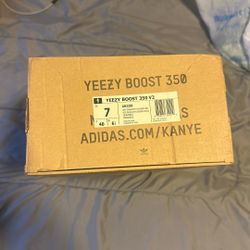 Yeezy Boost 350 V2 Beluga Size 7men 
