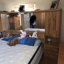 King size bedroom set got a lot of spaces for storage made out of hard wood