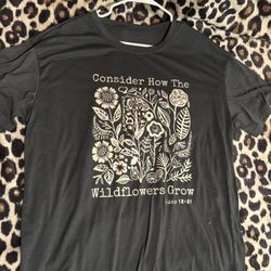 Gray wildflower tshirt