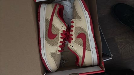 Low Nike strawberry waffle dunks