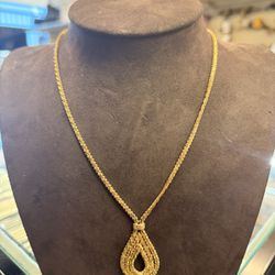 18KT Gold Necklace W/ Pear Shaped Pendant 43029-1