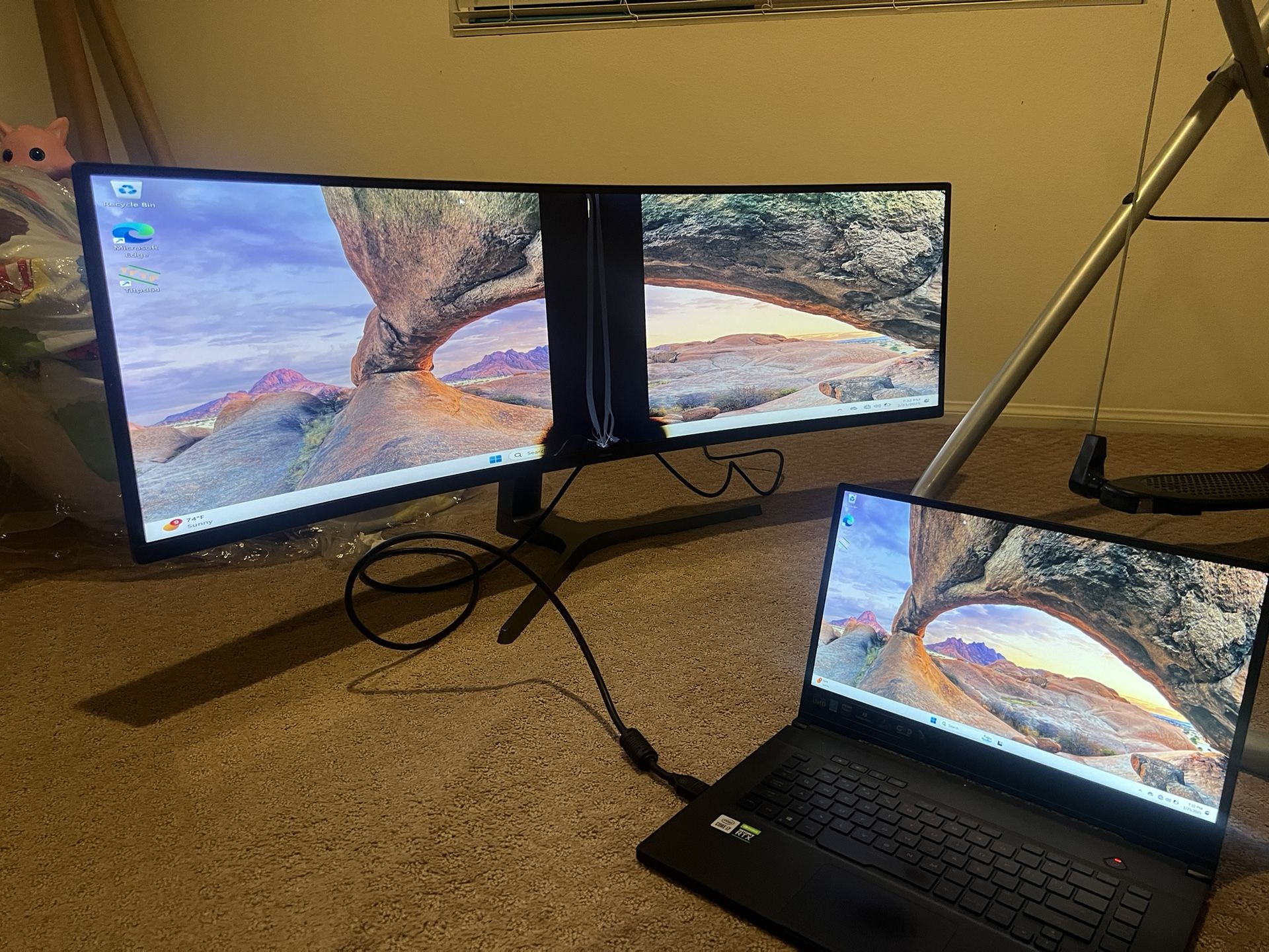 Damaged / Still Works - Samsung - 49" Odyssey 1000R Curved Dual QHD 240Hz Wide Gaming Monitor