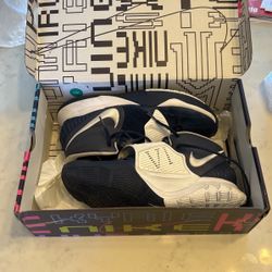 Kyrie 6 Midnight Navy