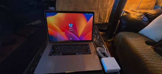15 inch Mac book Pro 3.1 Quad core I7 1 TB storage new battery for sale or trade