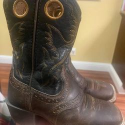Ariat boots size 9 KIDS