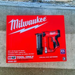 Milwaukee
M12 23 Gauge Pin Nailer (Tool-Only, New)