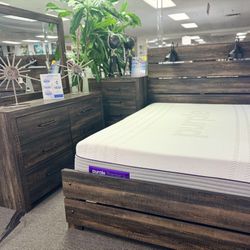 Complete Bedroom Furniture Set Deal💥Queen Wood 5pc Bed Set + Chest On Limited Time Sale Now $999💥