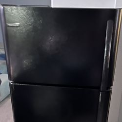 Frigidaire Fridge In Great Conditions 