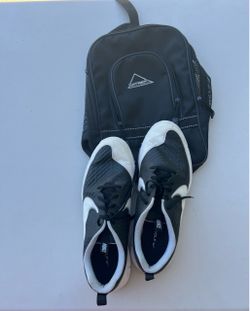 Men’s 11.5 Nike golf shoes and shoe bag