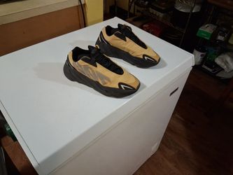 Men's adidas yeezy boost 700 MNvN honey flux Size 8 Brand New