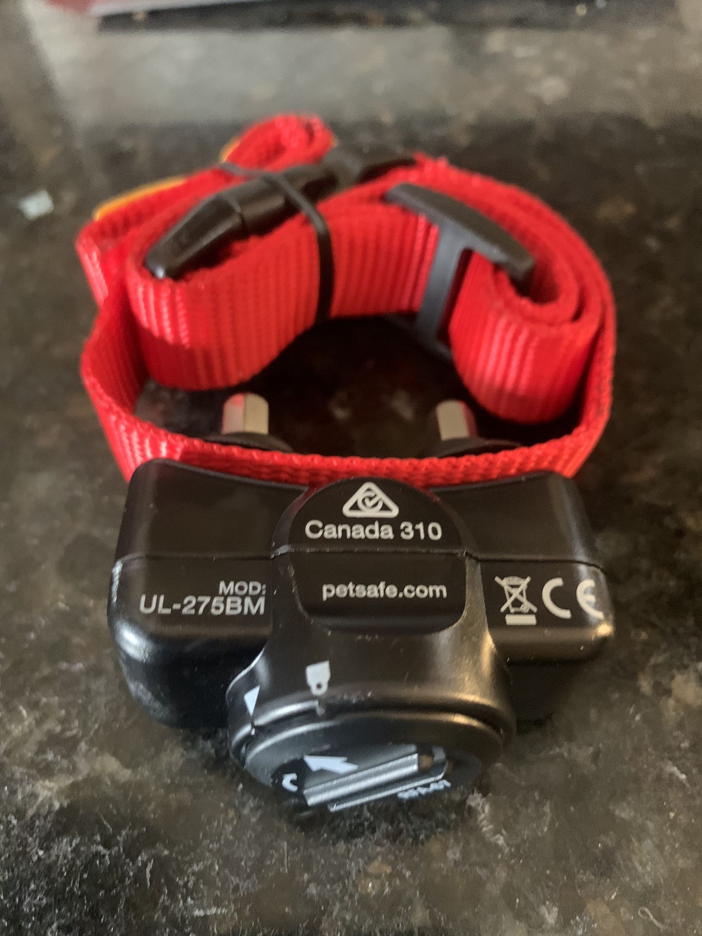 PetSafe Deluxe Ultralight Pet Fence Receiver Collar Electric Fence Containment Collar, In Ground Dog Fence Waterproof Feature, Low Battery Indicator,