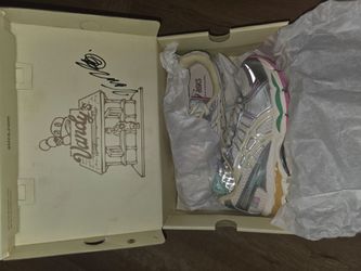 Asics x Vandy Vanilla 6.5m Signed Box