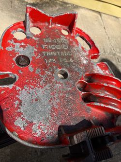 Ridged vise