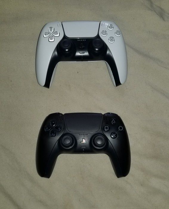 Playstation 5 Controllers