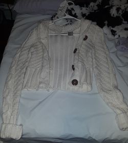 KNIT SWEATER