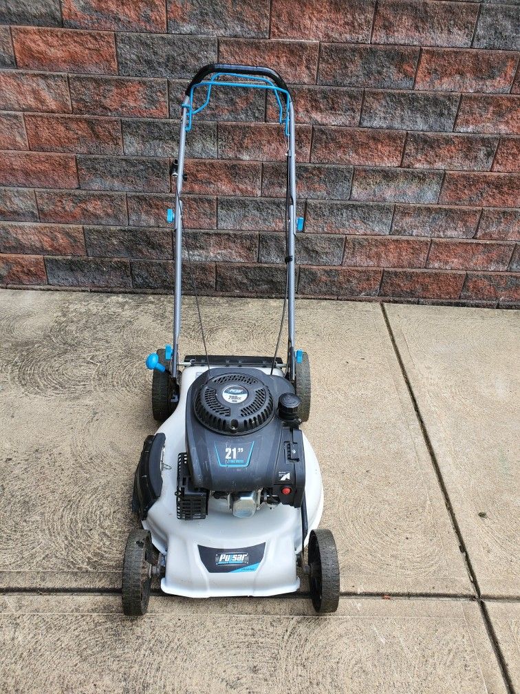 PULSAR 200CC 7.5 H.P. SELF PROPELLED GAS MOWER STARTS 1ST PULL RUNS GREAT MULCH OR SIDE DISCHARGE RELIABLE MOWER