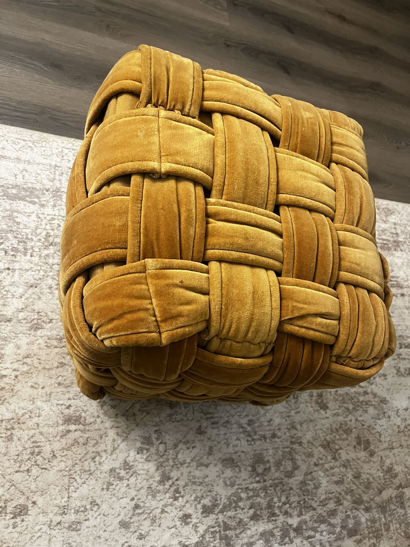 Velvet Pouff