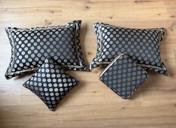 Decorative Pillow Set