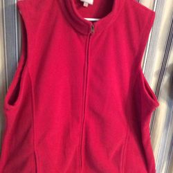 Vest Women’s Sz 3X, USED, Zip Front And Pockets, warm fleece material, Meet at Exxon at 2428 E Lamar Alexander Parkway Maryville 