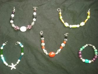 Handmade and Customized Beaded Bracelets/Jewelry